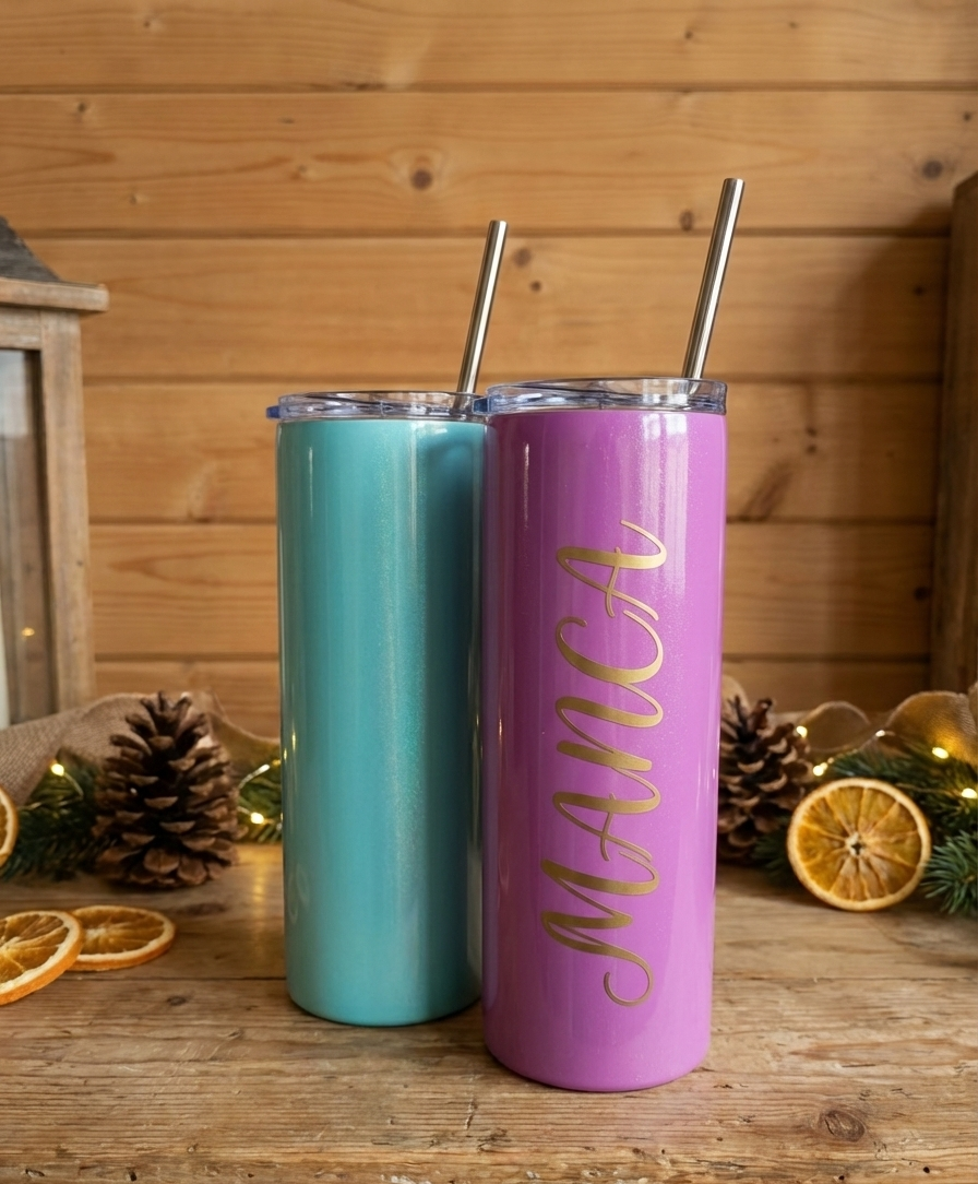 Personaliziran tumbler s tiskanim imenom ali folijo - ohranja pijačo toplo ali hladno, trajni tisk