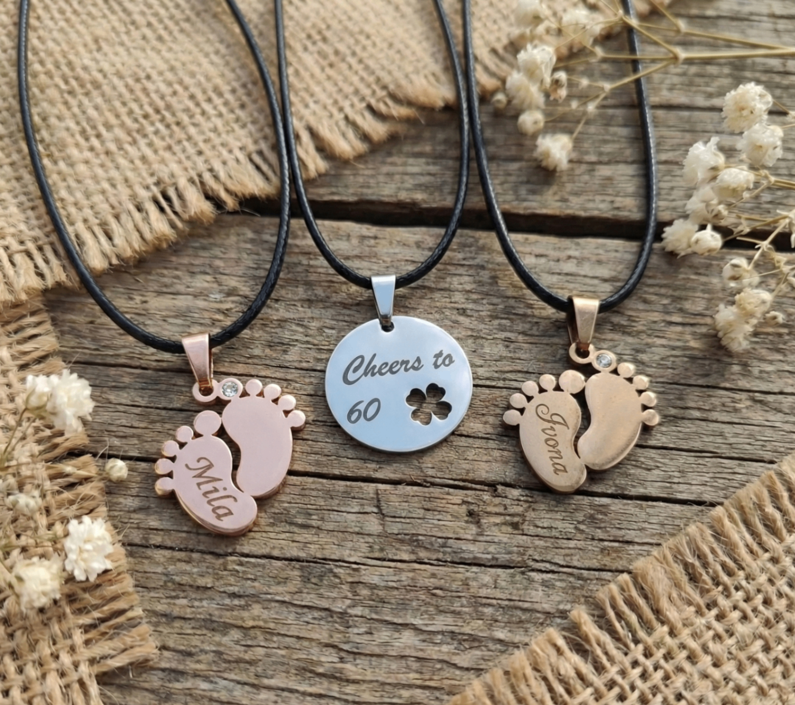 Personalizirane verižice z gravuro imena ali posvetila - eleganten in oseben nakit